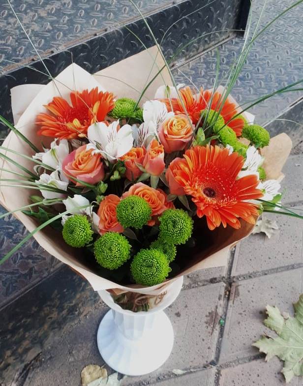 Букет цветов из: Герберы, Хризантемы, Альстромерии и Розы в Васюринской