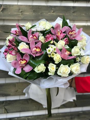 Букет цветов из: Розы и Хризантемы в Васюринской