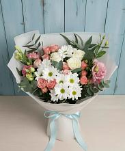 Букет цветов из:  Розы, Лизиантусы и Хризантемы #REPLACE_PRED# Васюринской
