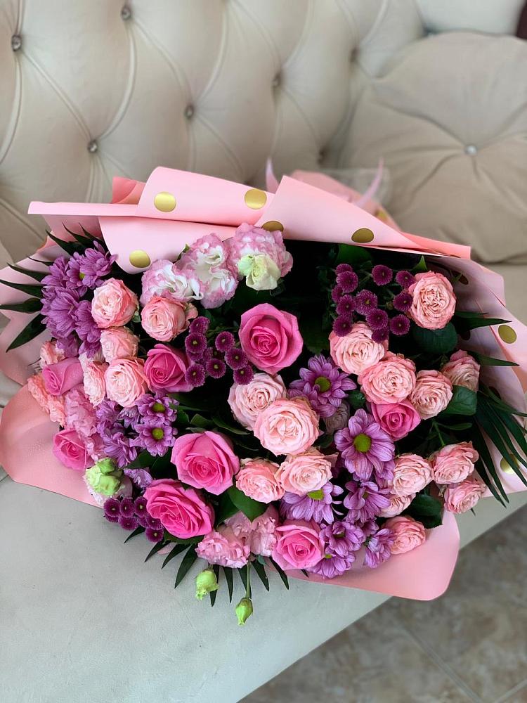 Букет цветов из: Хризантемы, Розы и Лизиантусы в Васюринской