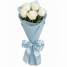 Букет 5 Белых роз Проуд в Васюринской