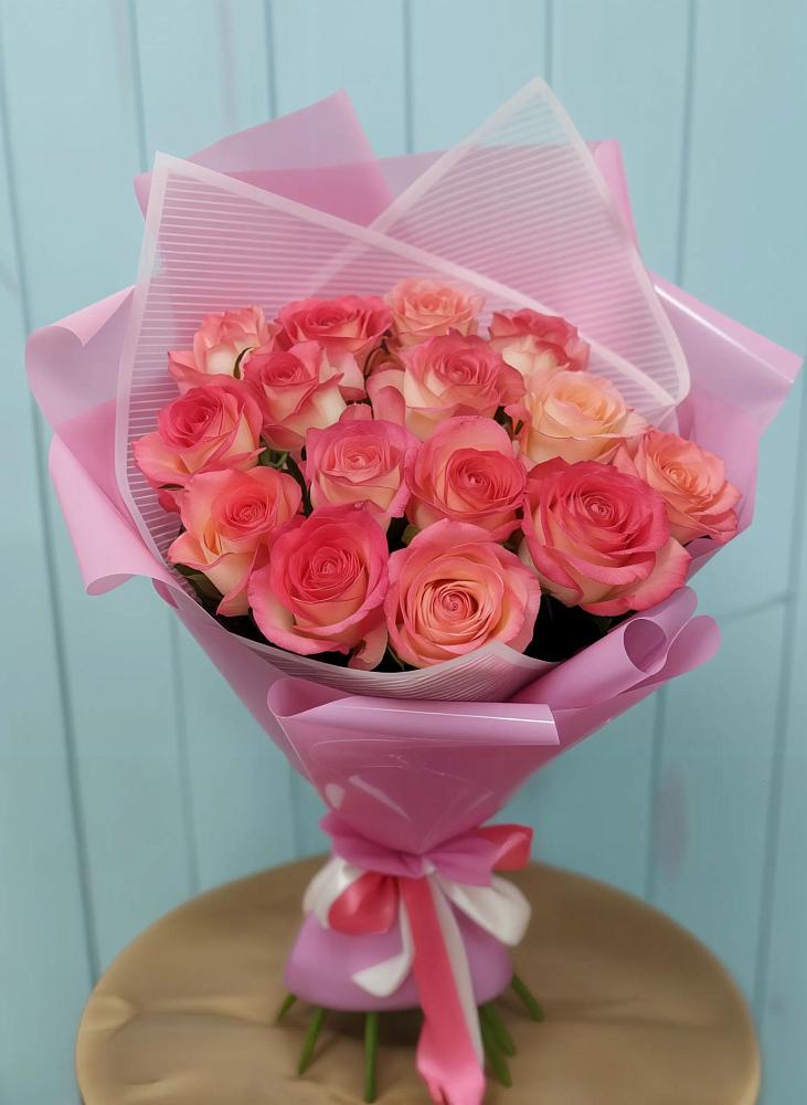Букет 15 Розовых роз Равель в Васюринской