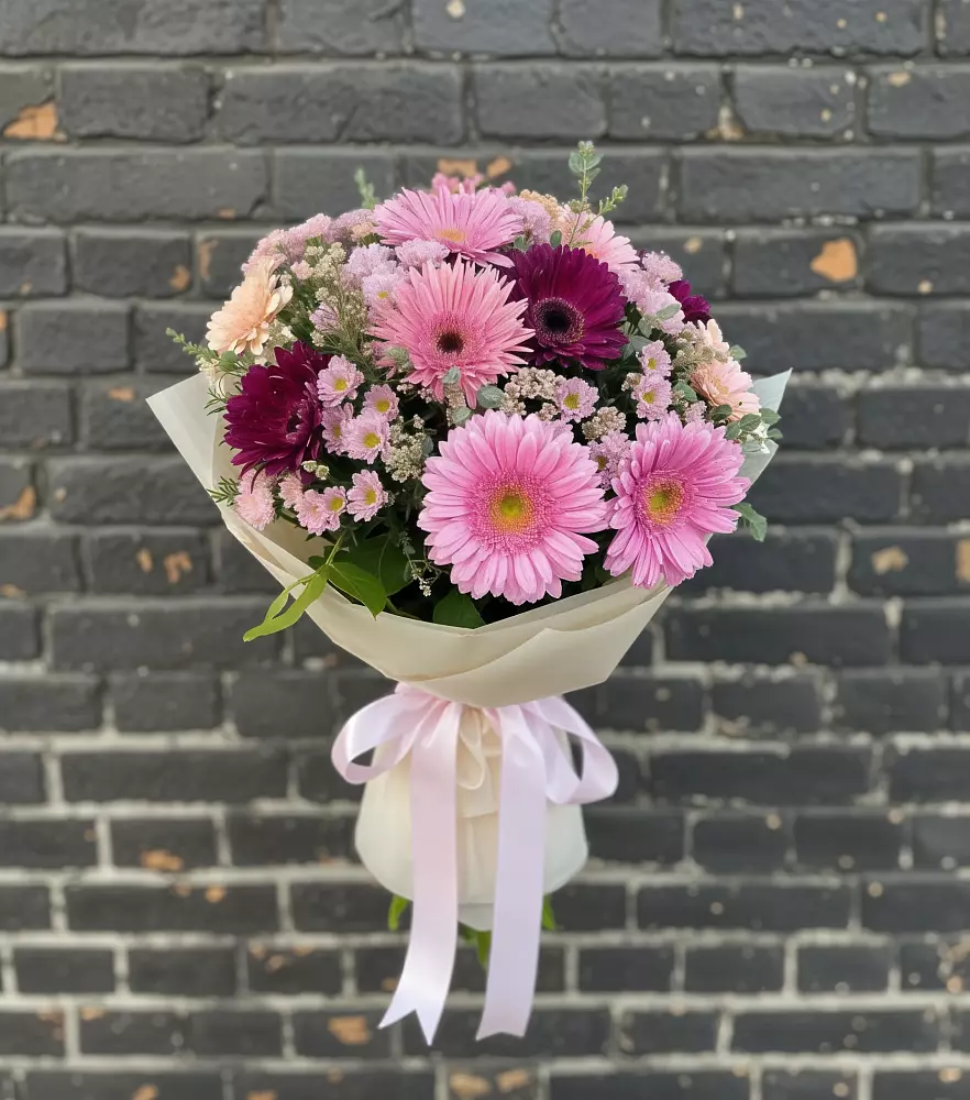 Букет цветов из: Герберы и Хризантемы в Васюринской