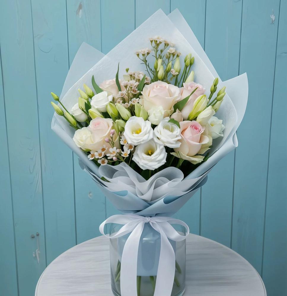 Букет цветов из: Розы и Лизиантусы в Васюринской