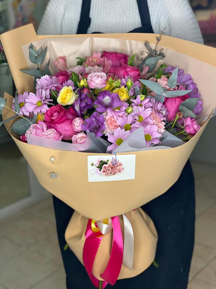 Букет цветов из: Хризантемы, Гвоздики и Альстромерии в Васюринской