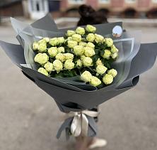 Букет Белые кустовые розы Солинеро в Васюринской