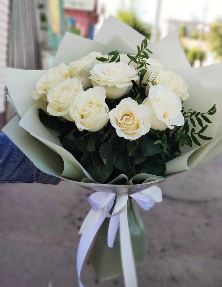 Букет Белые розы Проуд в Васюринской