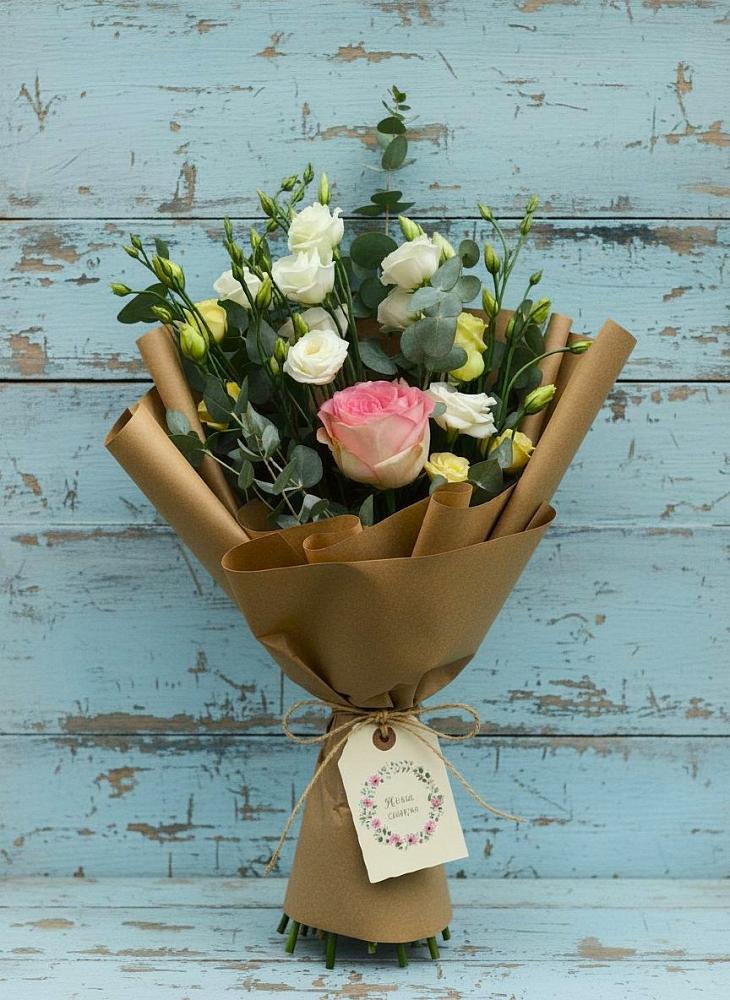 Букет цветов из: Розы и Лизиантусы в Васюринской