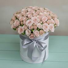 Цветочная композиция из Розы в шляпной коробке в Васюринской