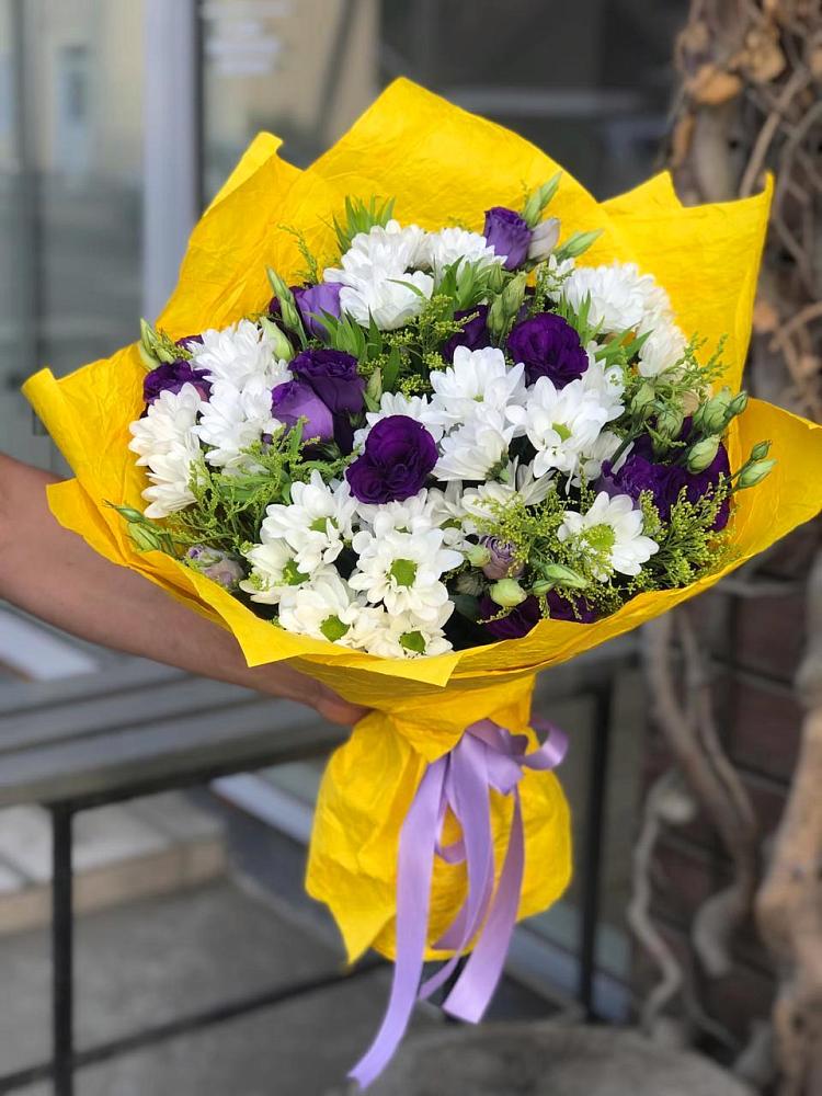 Букет цветов из: Ирисы, Хризантемы и Ромашки в Васюринской