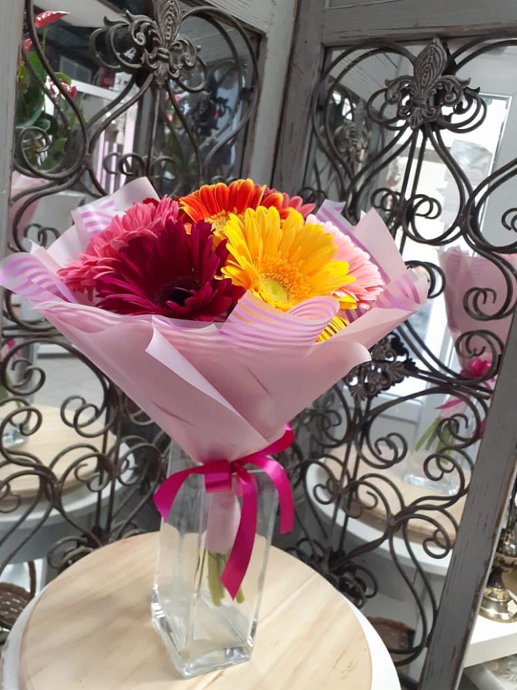 Букет цветов из: Герберы в Васюринской