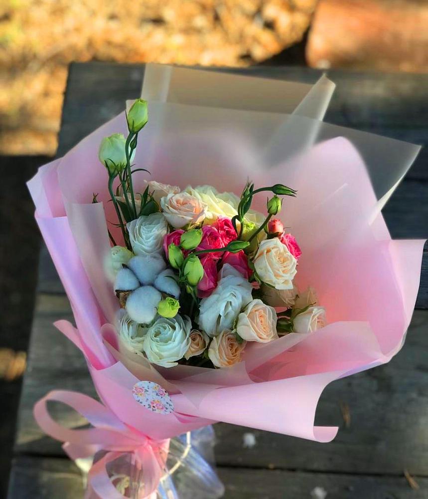 Букет цветов из: Розы и Лизиантусы в Васюринской