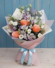 Букет цветов из:  Лизиантусы, Розы, Альстромерии и Гипсофила в Васюринской