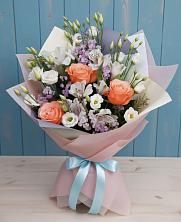 Букет цветов из:  Лизиантусы, Розы, Альстромерии и Гипсофила в Васюринской