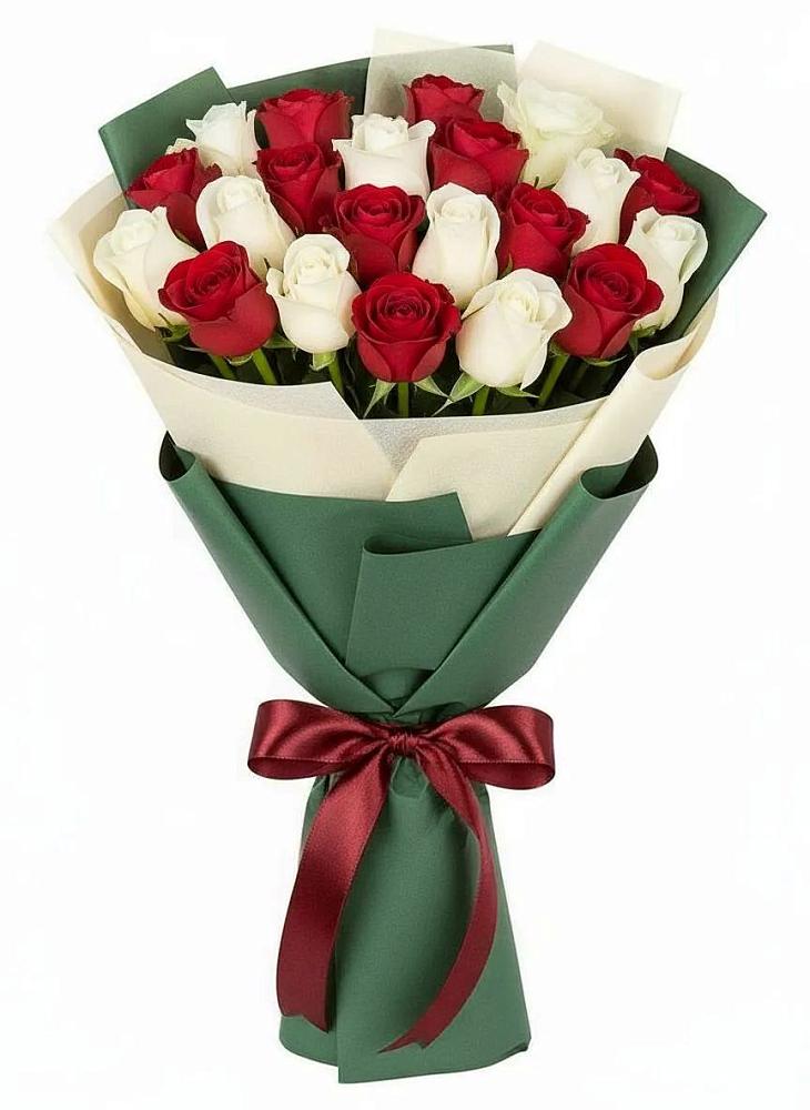 Букет Микс из красных и белых роз в Васюринской
