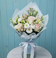 Букет цветов из:  Розы и Лизиантусы #REPLACE_PRED# Васюринской
