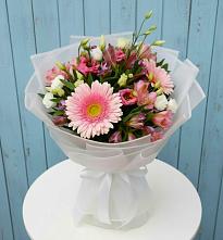Букет цветов из:  Герберы, Альстромерии и Лизиантусы в Васюринской