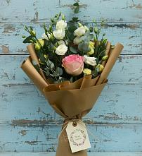 Букет цветов из:  Розы и Лизиантусы в Васюринской