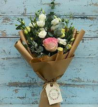 Букет цветов из:  Розы и Лизиантусы в Васюринской