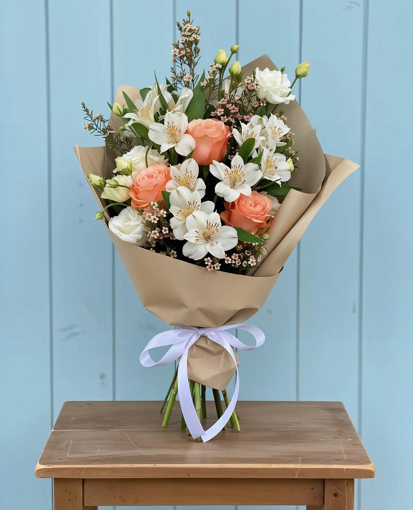 Букет цветов из: Альстромерии, Лизиантусы, Розы и Хризантемы в Васюринской