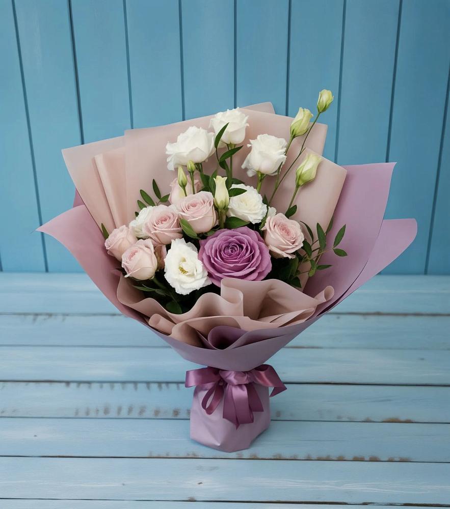 Букет цветов из: Розы и Лизиантусы в Васюринской