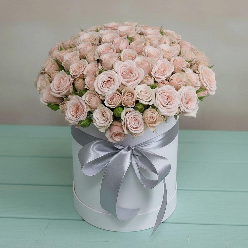 Цветочная композиция из Розы в шляпной коробке в Васюринской